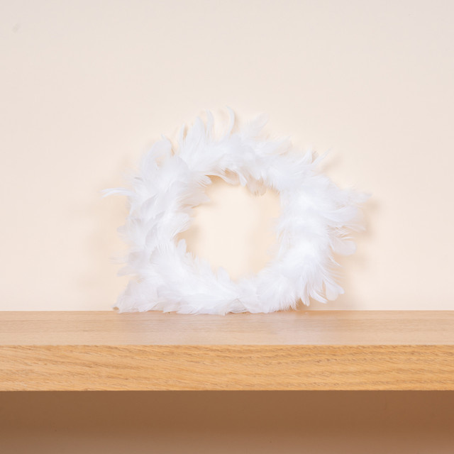 BLUME2000 Federkranz in Weiß für Ostern mit Federn, Durchmesser: 25 cm - Bild 1