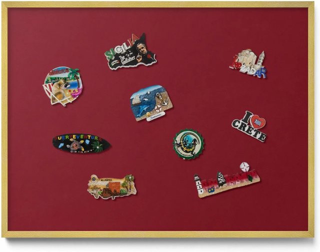 Tulup Magnettafel Magnetboard für Reisemagnete in Burgunderrot mit Goldrahmen, B: 80 cm, H: 60 cm - Bild 1