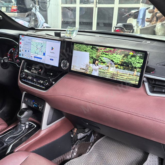 Aotsr Autoradio mit 24,6 Zoll Dual Bildschirm für Toyota Corolla Cross 2017-2024 mit Android Auto, Apple CarPlay und GPS Navigation in Schwarz - Bild 1