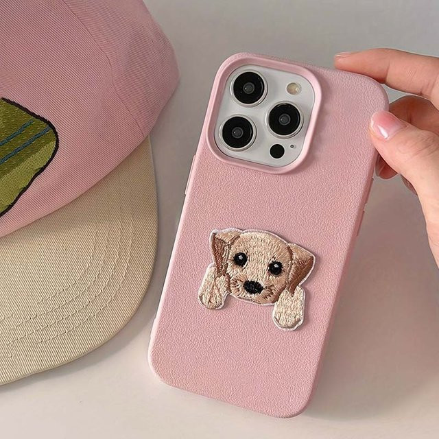 Apple iPhone Handyhülle mit Cartoon-Stickerei-Welpen und Litschi-Muster Softcover in Pink - Bild 1