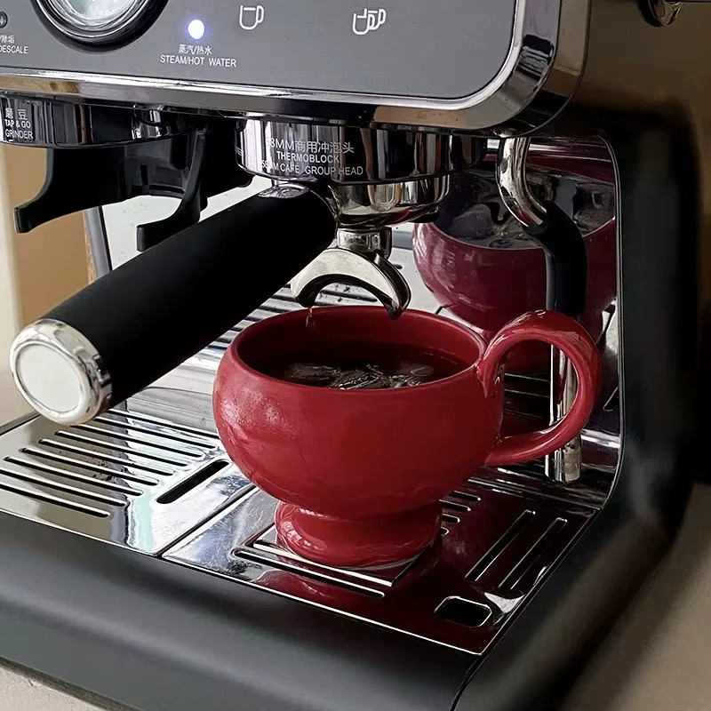 Keramik-Aladdin-Becher mit Henkel in Weiß oder Rot, schlichte Kaffeetasse aus Keramik für Haushalt und Gastronomie - Bild 3