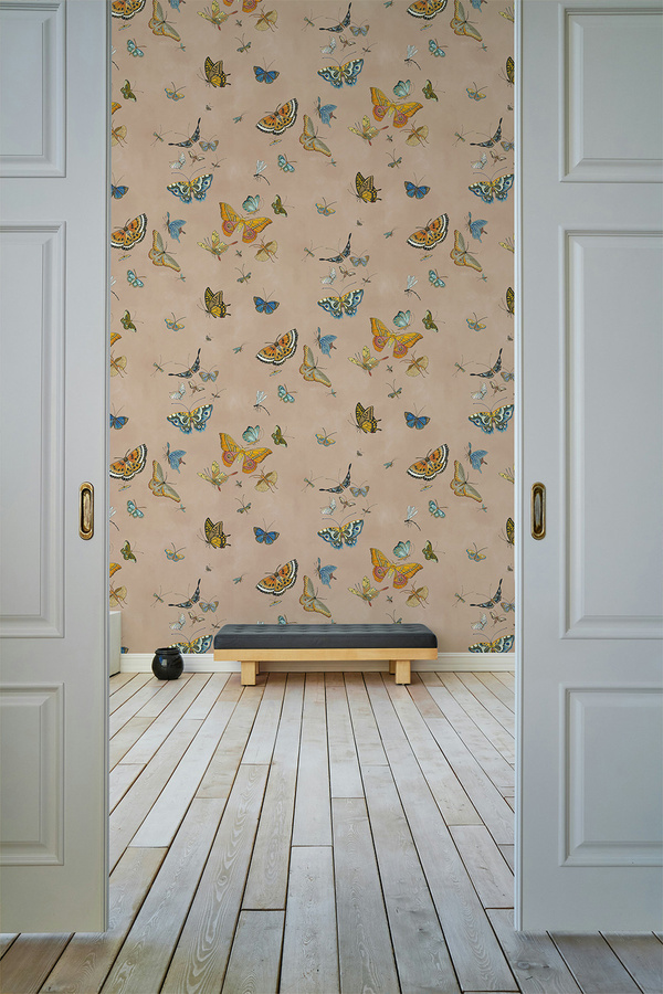 Josephine Munsey Tapete Butterflies in Plaster Pink mit Schmetterlings-Motiv aus Vlies - Bild 1