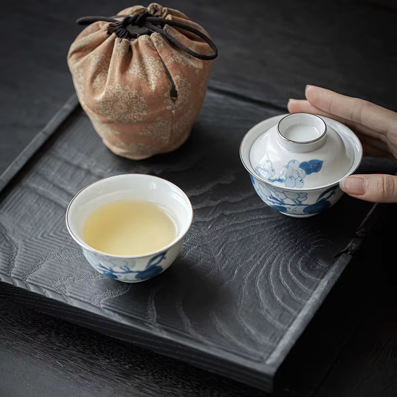 Handbemalte Keramik-Teetasse Liu Yinkou Master Cup im Retro-Design mit blau-weißem floralem Loquat-Muster für Kung-Fu-Teesets - Bild 2