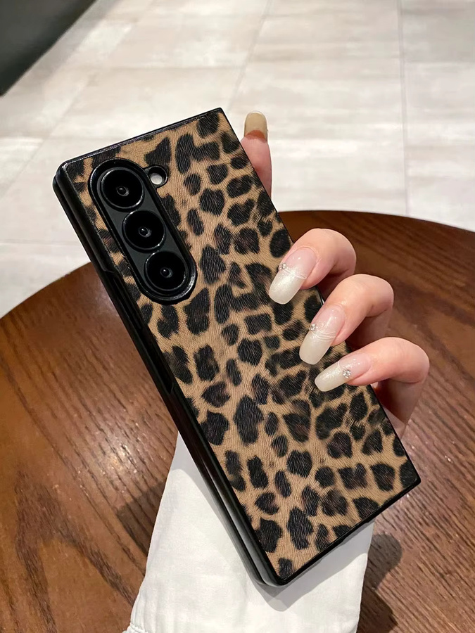 Leopard Muster Handyhülle aus hartem PC für Samsung Galaxy Z Fold 7 6 5 4 3 5G in Braun und Multicolour, ultra dünne Luxus Stoßfest Schutzhülle - Bild 3