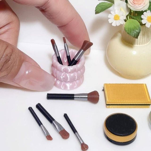 Yiran toy 1 Puppenzubehör Miniatur Make-up Pinsel Stifthalter 1-teiliges Set - Bild 1