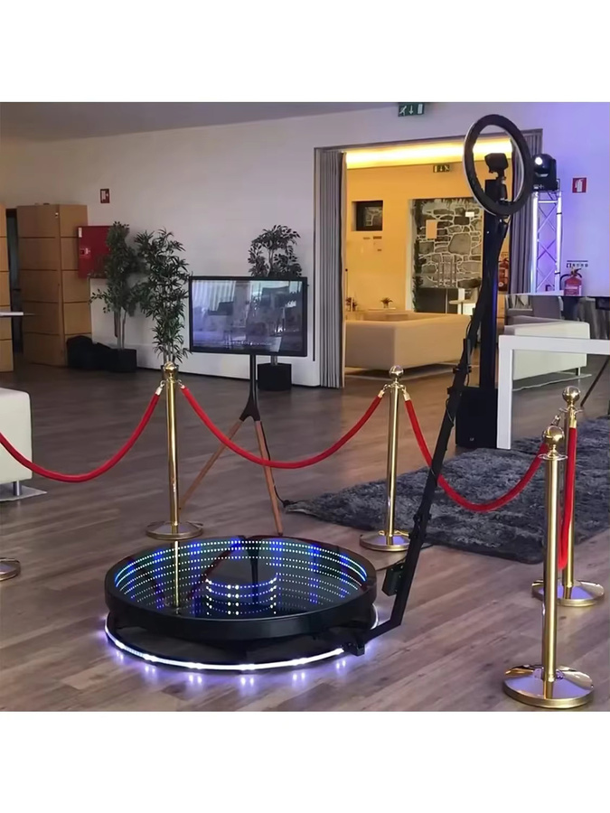 Tragbare 360-Fotokabinenmaschine mit Glas und Flightcase in Schwarz für Events und Hochzeiten - Bild 1