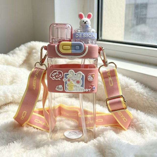 CXASP Kinder Trinkflasche mit Cartoon-Hasen Motiv und Strohhalm, quadratischer Doppel-Trinkbecher, pink, BPA-frei und auslaufsicher - Bild 1