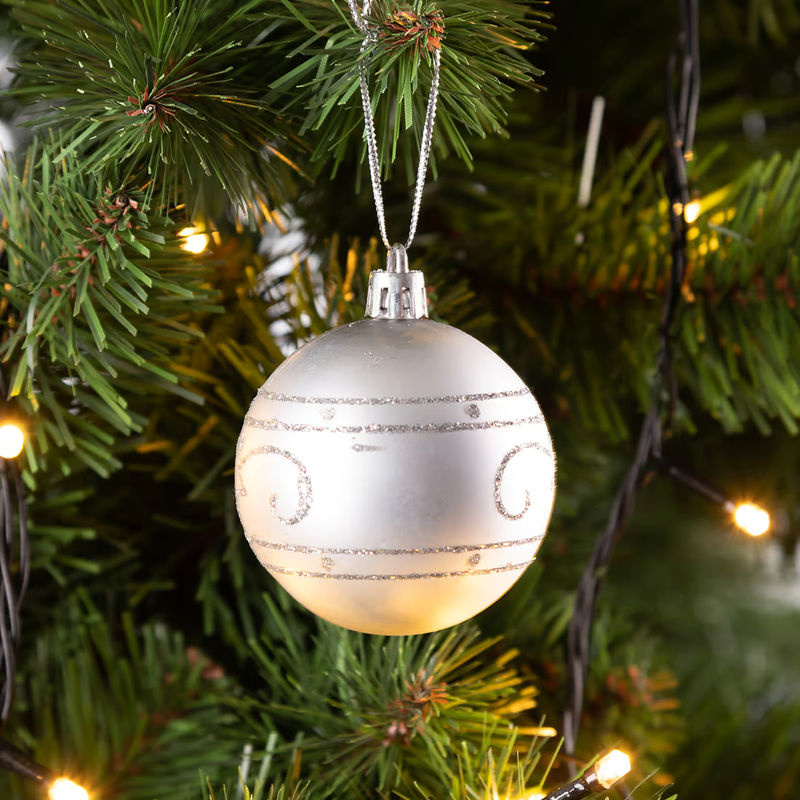 Casaria Weihnachtskugeln Silber 24er Set aus Kunststoff als Hängeornamente für deine Weihnachtsdekoration - Bild 3