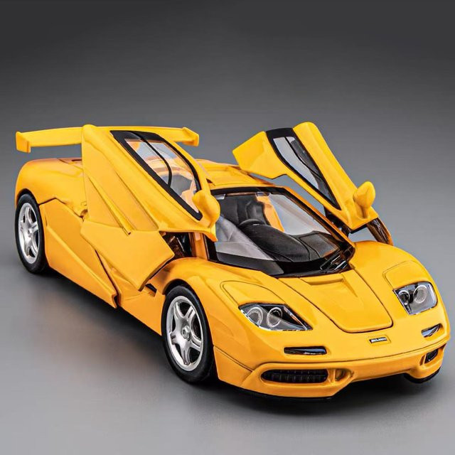 MAKEDA McLaren F1 Supercar Modellauto aus Metall im Maßstab 1:32 in Gelb mit Sound und Licht - Bild 1
