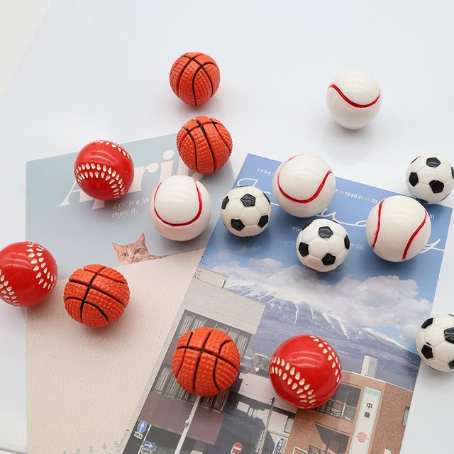 Mognot Magnetische Kühlschrank Magneten in Sportball-Optik mit Klebe-Funktion, Mehrfarbig - Bild 1
