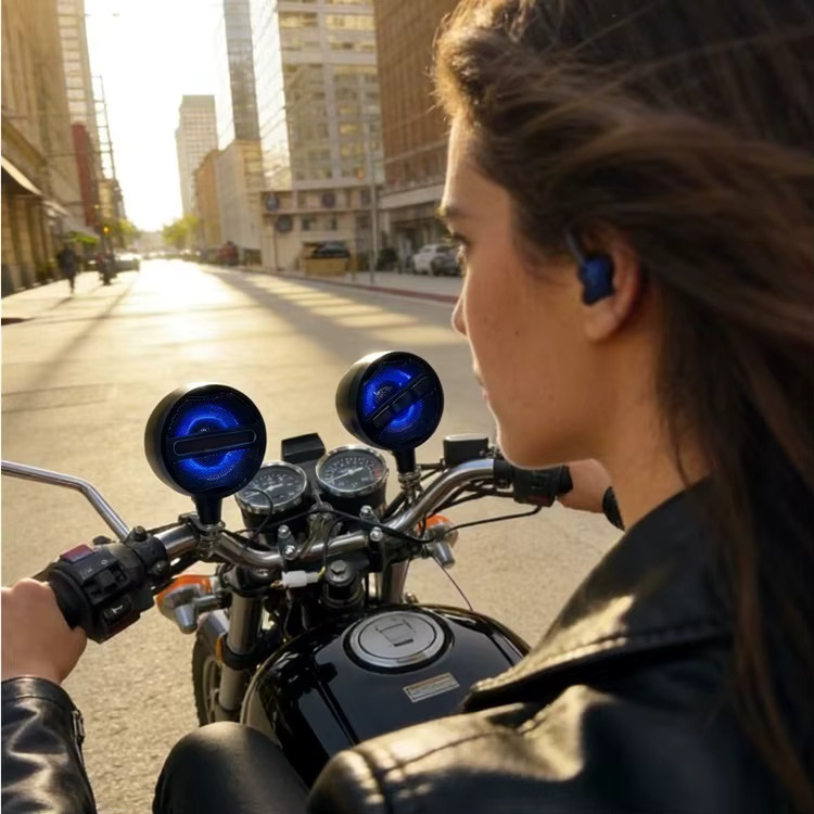 Wasserdichter Motorrad-Bluetooth-Lautsprecher in Schwarz mit FM-Radio, USB und Unterstützung für WMA, MP3 und WAV für 12 V Systeme - Bild 3