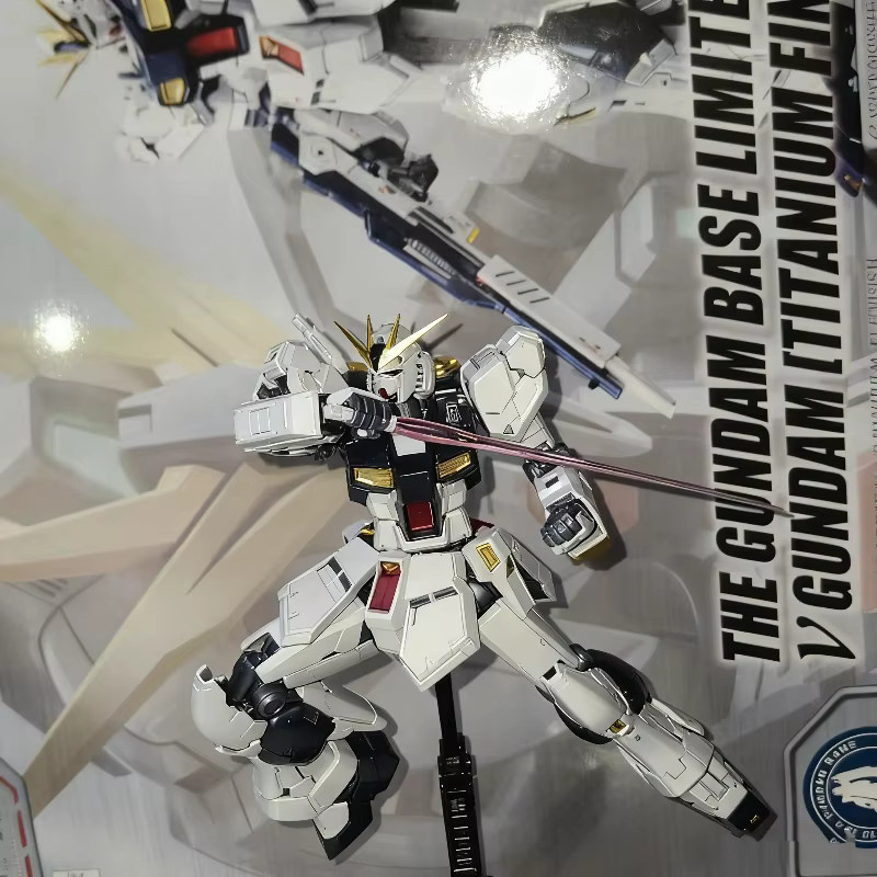 Bandai RG 32C 1/144 The Fighter Base Limited V Fighter Titan Finish, Montagemodellbausatz, 1:144 - Bild 3
