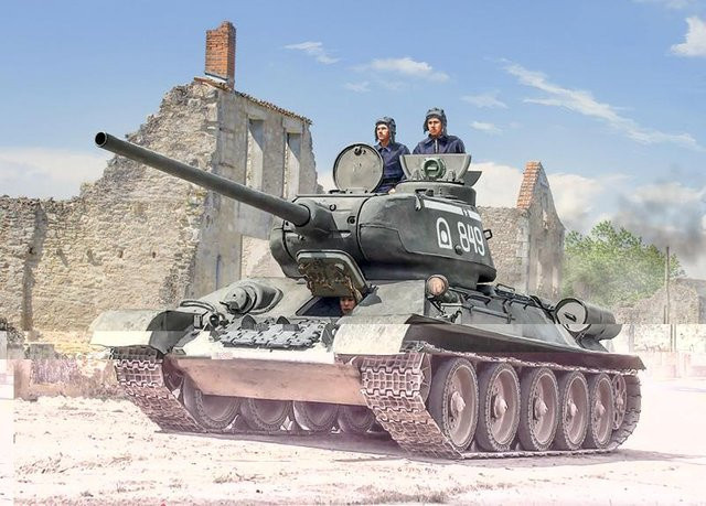 Italeri T34/85 ZAVOD 112 1944, Fahrzeuge, Grün - Bild 1