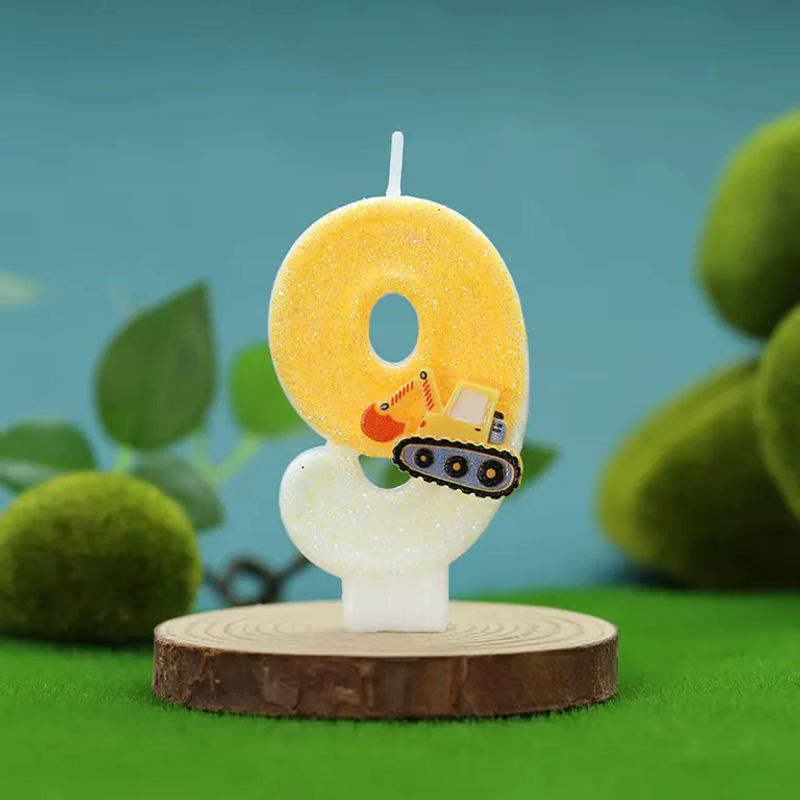 MINISO Bagger Figurenkerze aus Wachs in Gelb für Kinder als Kuchendekoration zum Geburtstag - Bild 2