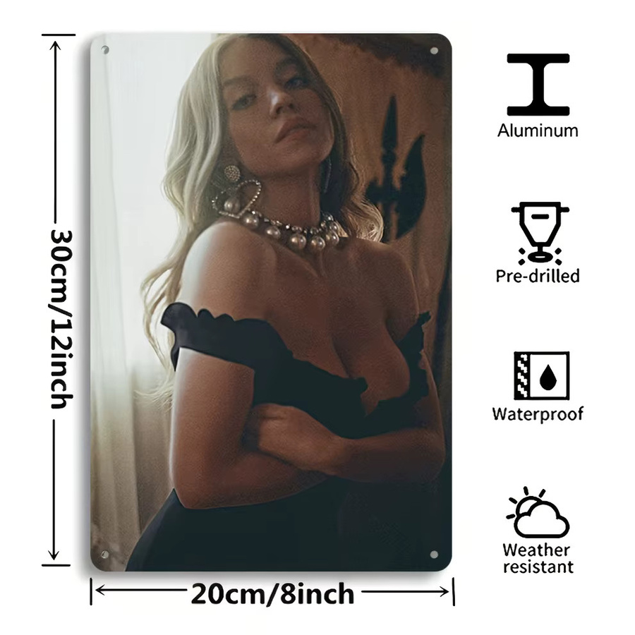 HELLOYOUNG Sydney Sweeney Filmplakat-Aluminiumschild in Rot und Multicolour, Vintage-Wandkunst aus Metall, B/H: 20,3 x 30,5 cm - Bild 2