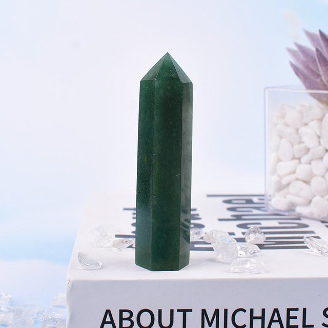 RYCRYSTAL Grüner Aventurin Obelisk als natürlicher Heilstein in sechseckiger Prismenform für deine Heimdekoration - Bild 1