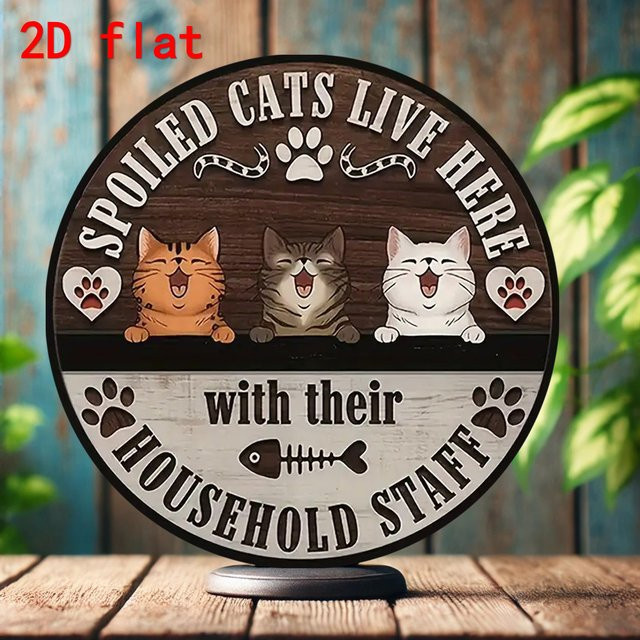 Potdemiel Wanddeko Spoiled Cats Live Here mit Orange Tabby und weißen Katzen auf rustikalem Holzplanken-Hintergrund, Mehrfarbig - Bild 1