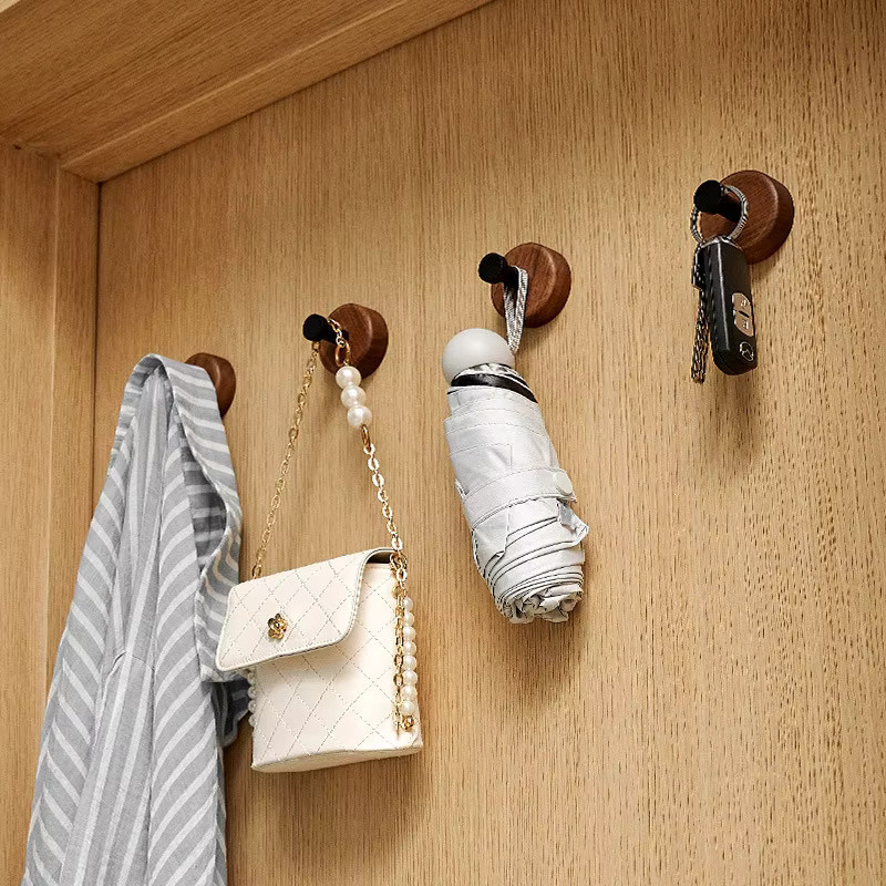 Selbstklebender Wandhaken aus Massivholz Walnuss für Bad und Schlafzimmer - Bild 3