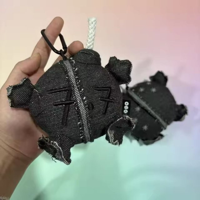 Kawaii Kohleofen-Anhänger, Plüsch-Schlüsselanhänger, schwarz, Plüschtier - Bild 1