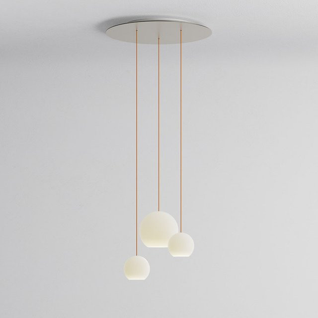 KOMOT KOS Trio SL LED-Pendelleuchte mit rundem Baldachin aus Nickel matt und mundgeblasenem Opalglas in Orange, Tunable White 2200K - 4200K, Durchmesser: 60 cm - Bild 1