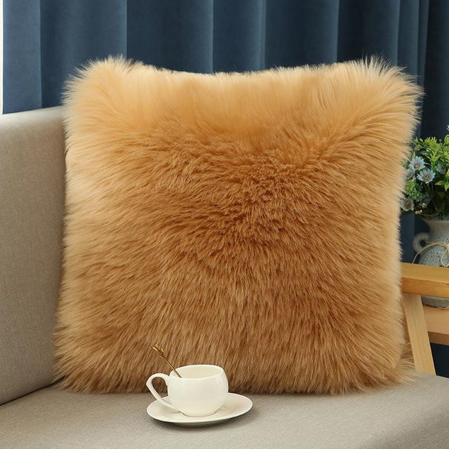 Waschbare Faux-Woll-Plüsch-Kissenhülle von Global Finds in Khaki, B/B/H: 50 x 50 cm - Bild 1