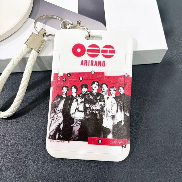 BTS Arirang Welttournee Kartenhalter mit geflochtenem Lanyard und Ausweisetui in Weiß für ARMY Fans - Bild 1