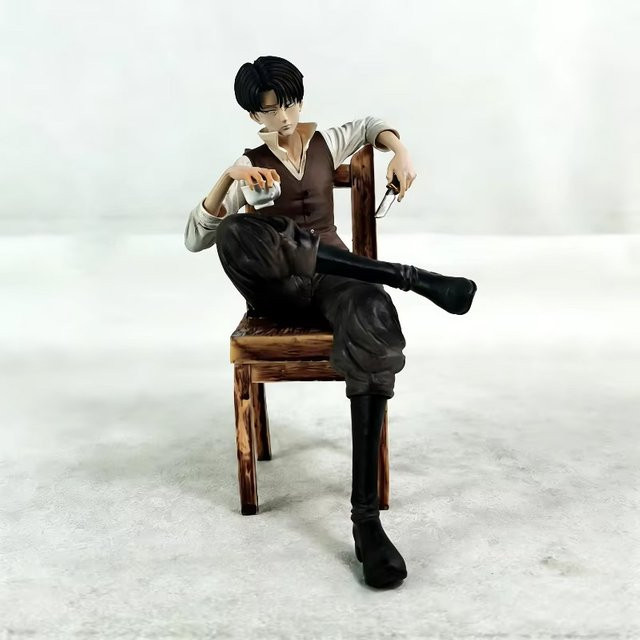 Bandai Attack On Titan Captain Levi Ackerman Sitzfigur, Modellspielzeug - Bild 1