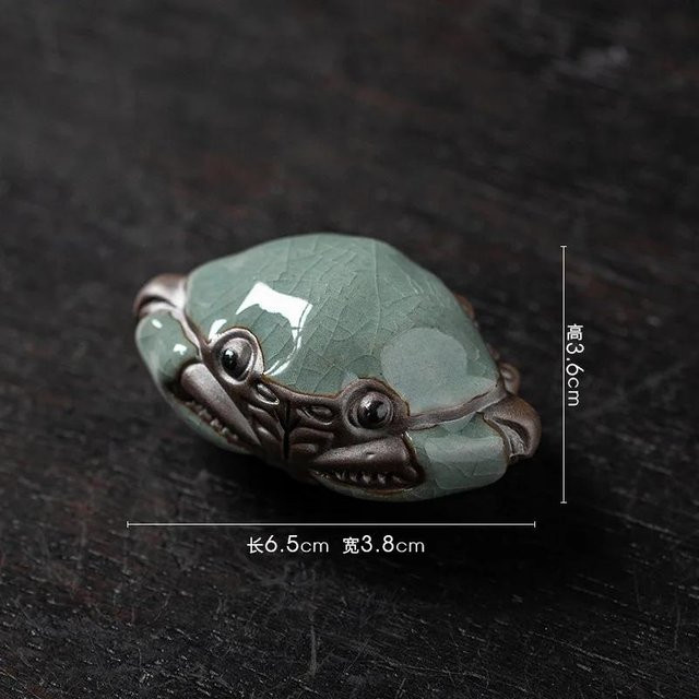 Handgefertigte Keramik-Krabbe mit Krakelee-Glasur von Yiran Furniture als Tee-Haustier Dekoration für die Teetisch-Zeremonie - Bild 1