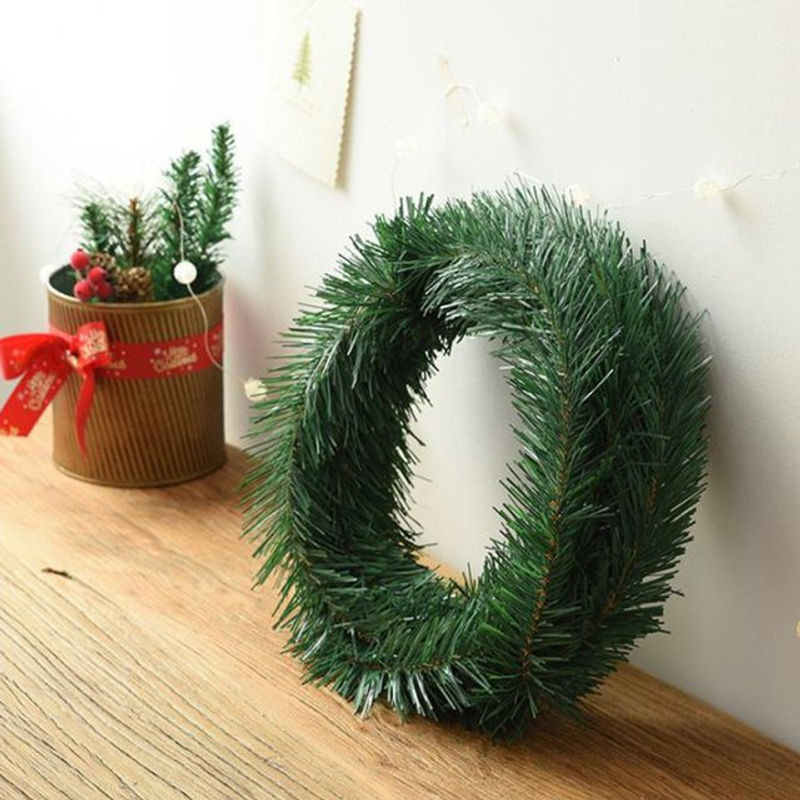Grüne Kiefern-Weihnachtsgirlande aus Kunststoff und Rattan, 5,5 m hängende Weihnachtsdekoration - Bild 1