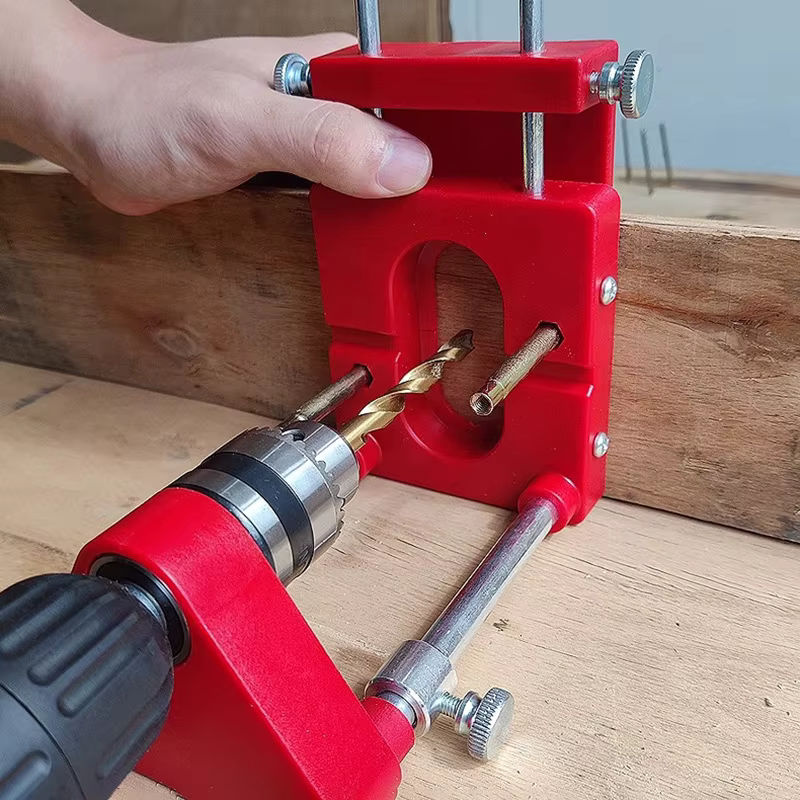 Verstellbarer Bohr-Locator für präzise Positionierung bei der Holzbearbeitung in Schwarz oder Rot - Bild 3