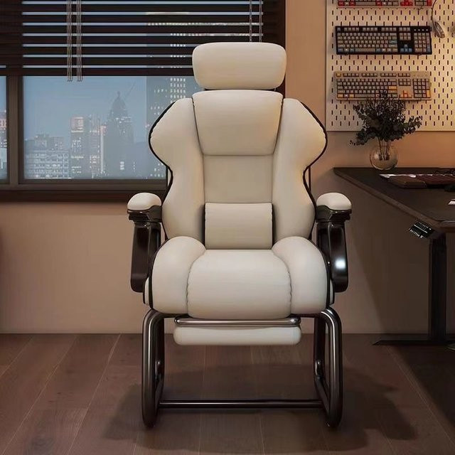 Ergonomischer Bürostuhl von MOYU mit verstellbarer Kopfstütze, Liegefunktion und Armlehnen in Schwarz oder Weiß aus Kunstleder - Bild 1