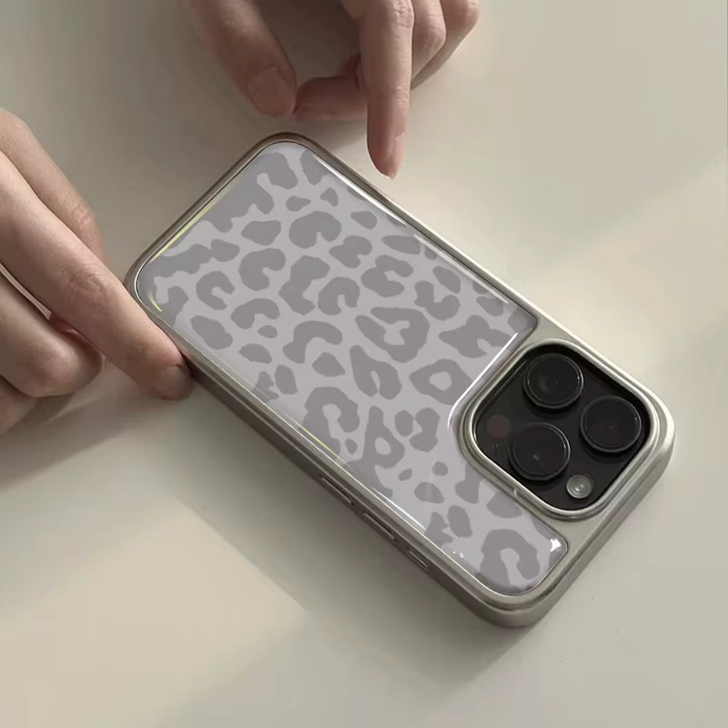 DecoPhone Stoßfeste Hydrogel-Handyhülle mit Leopardenmuster und silbernem Rand in Grau für iPhone 17, 16, 15 und 14 Pro Max - Bild 2