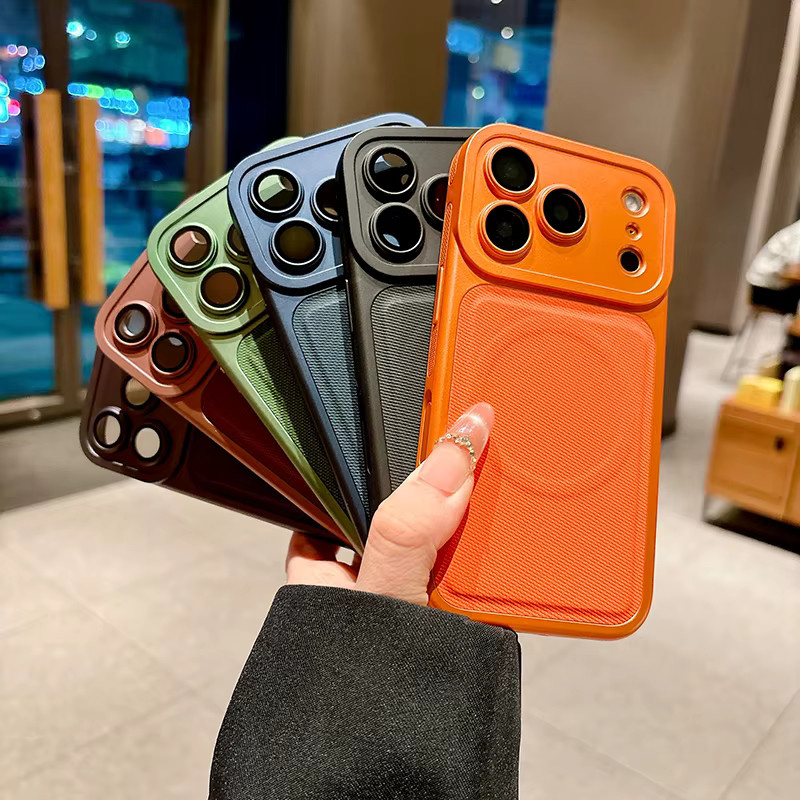 Magnetische Handyhülle für Apple iPhone 17 16 15 14 13 Pro Max mit rutschfester Textur und integriertem Objektivschutz in Blau - Bild 3