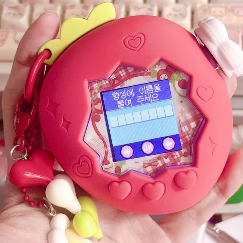 Bandai Tamagotchi Paradise Pet Machine Schutzhülle, Rosa Erdbeere, mit Panel Papier, Kawaii Schlüsselanhänger - Bild 1