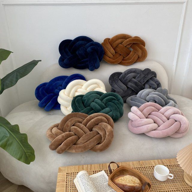 Handgemachtes inyahome Knot Pillow Ball Plüschkissen in Blau, B/H: 35 x 45 cm - Bild 1