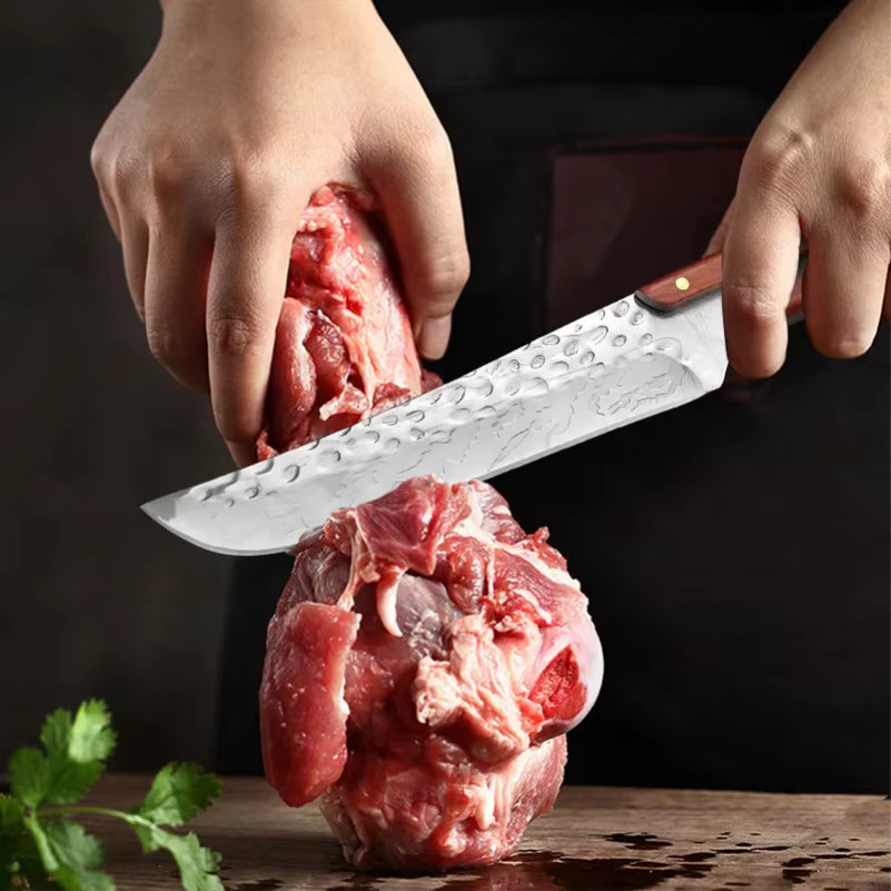InLeung Handgeschmiedetes Kochmesser mit Holzgriff und Schutzhülle in Silber - Bild 4