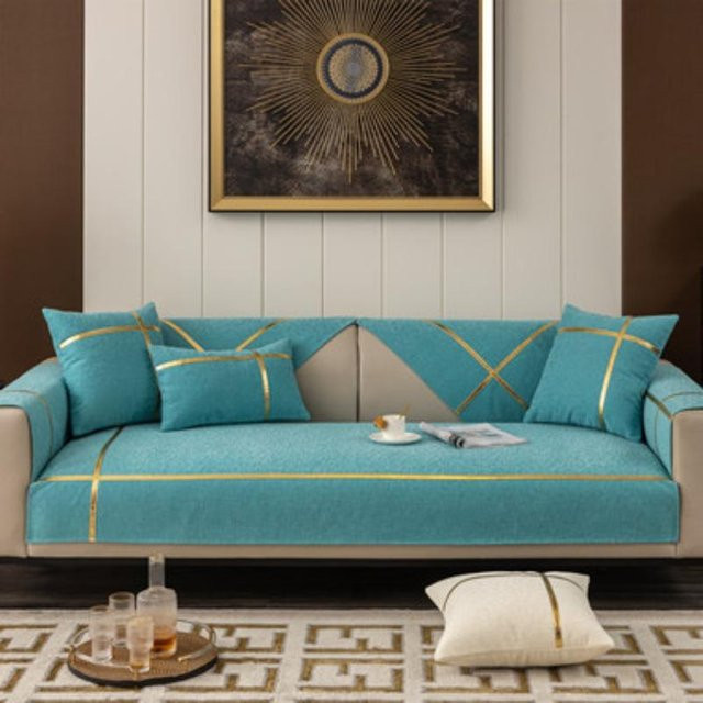 Modernes Sofakissen aus geprägtem Chenille mit goldenem Rand von Super Six, quadratisch, B/T/H: 70 x 70 x 1 cm - Bild 1