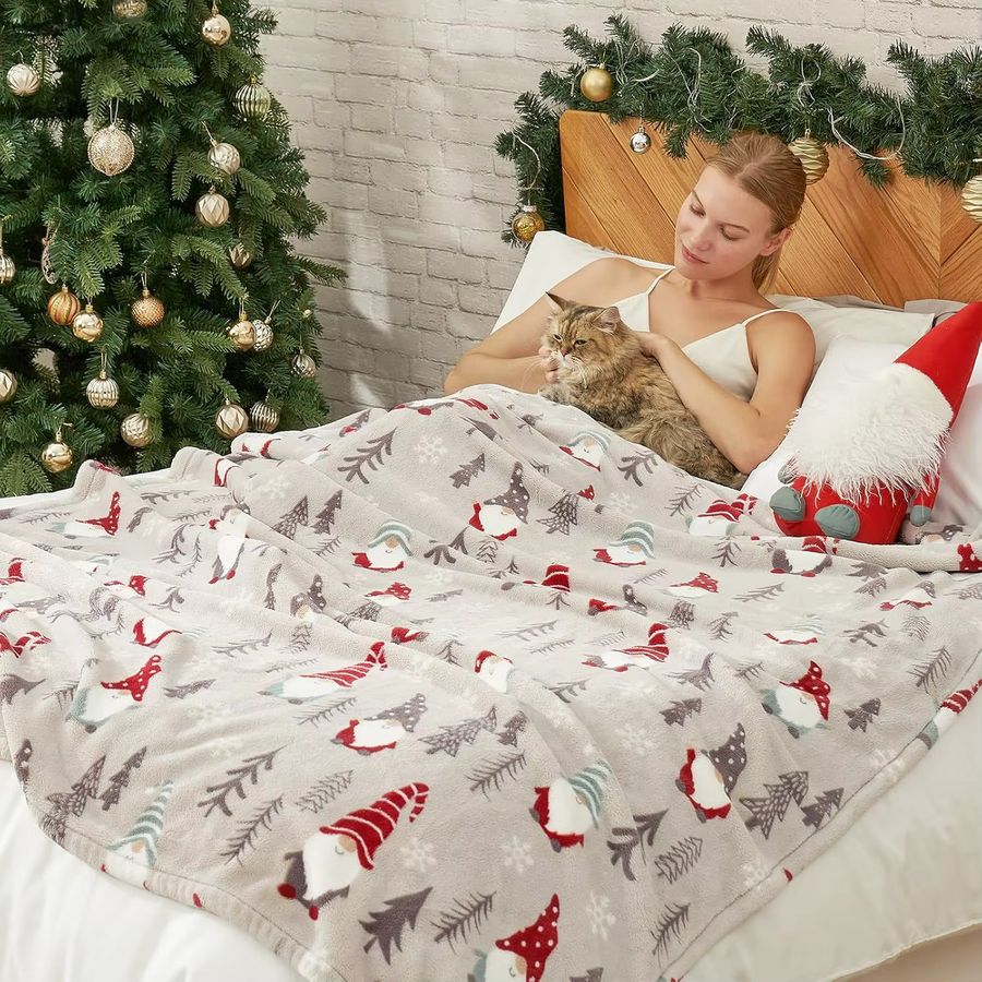 Cozy Bliss Weihnachts-Überwurfdecke aus ultraweichem Plüsch mit Weihnachtszwerg-Motiv - Bild 3