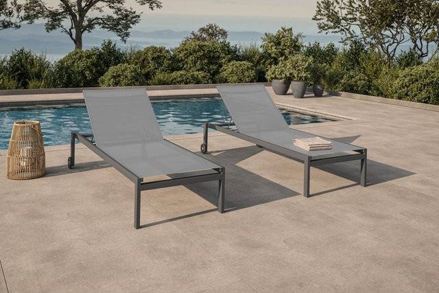 OUTFLEXX 2er-Set Gartenliege aus Aluminium und Textilene in Grau/Schwarz, rollbar mit verstellbarer Rückenlehne, B/T: 191 x 80 cm - Bild 1
