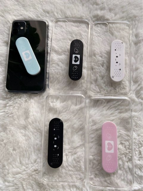 Y2K Band-Aid Handyhalterung mit Engelsflügeln in Weiß für iPhone und Samsung - Bild 1