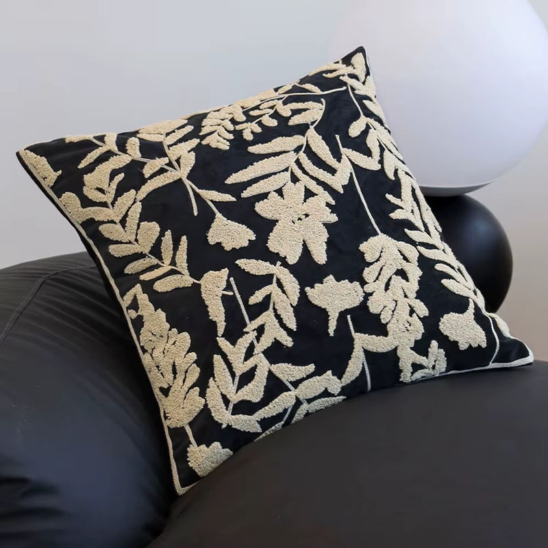 Dekorativer Kissenbezug CANIRICA mit Blumenstickerei in Schwarz, nordischer Stil, B/T/H: 45 x 45 x 45 cm - Bild 3
