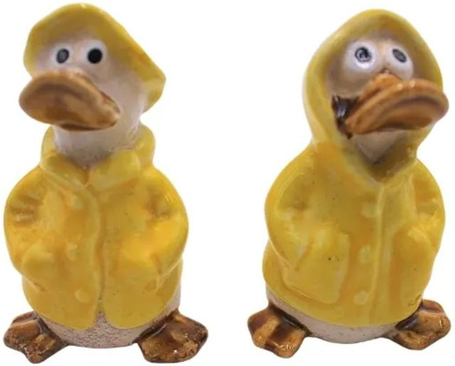 Dekohelden24 2er Set gelbe Dekofiguren Enten für Garten und Tischdeko, H x B x T: 8 x 5 x 5 cm - Bild 1