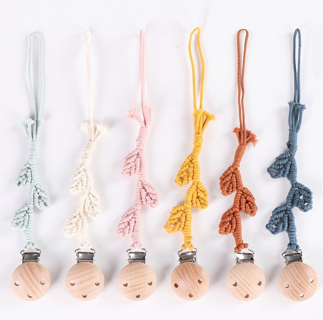 Baby Schnuller Kette aus Baumwolle und Buchenholz in Beige und Multicolour - Bild 1