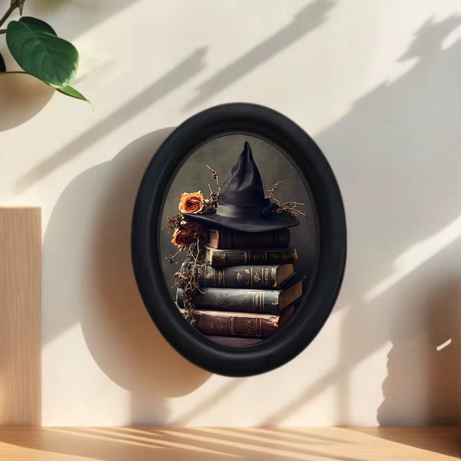 Dekoratives 3D-Retro-Halloween-Hexenhut Wandbild von Buchhobbys, handgefertigte ovale Wandkunst aus Holz in Schwarz - Bild 2