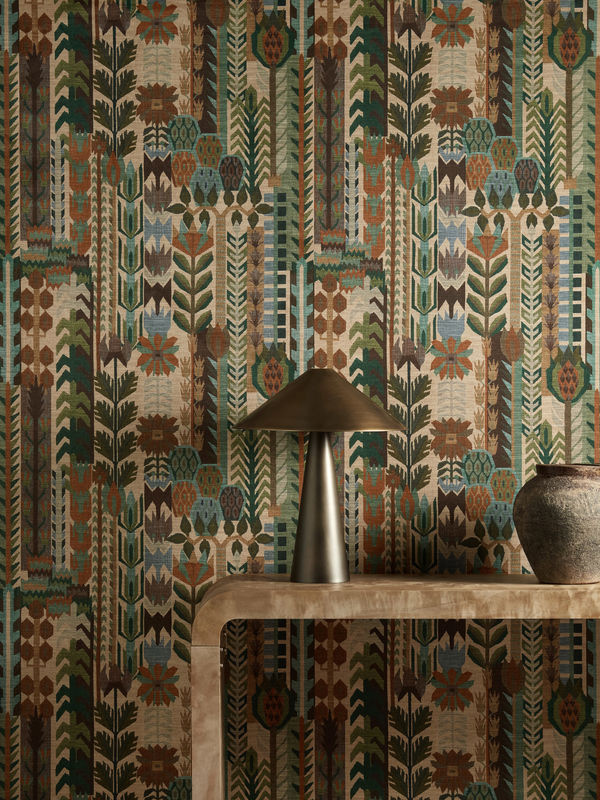 Harlequin Tapete Kuparr in Evergreen und Terracotta mit floralem Botanical-Design aus Vlies - Bild 2