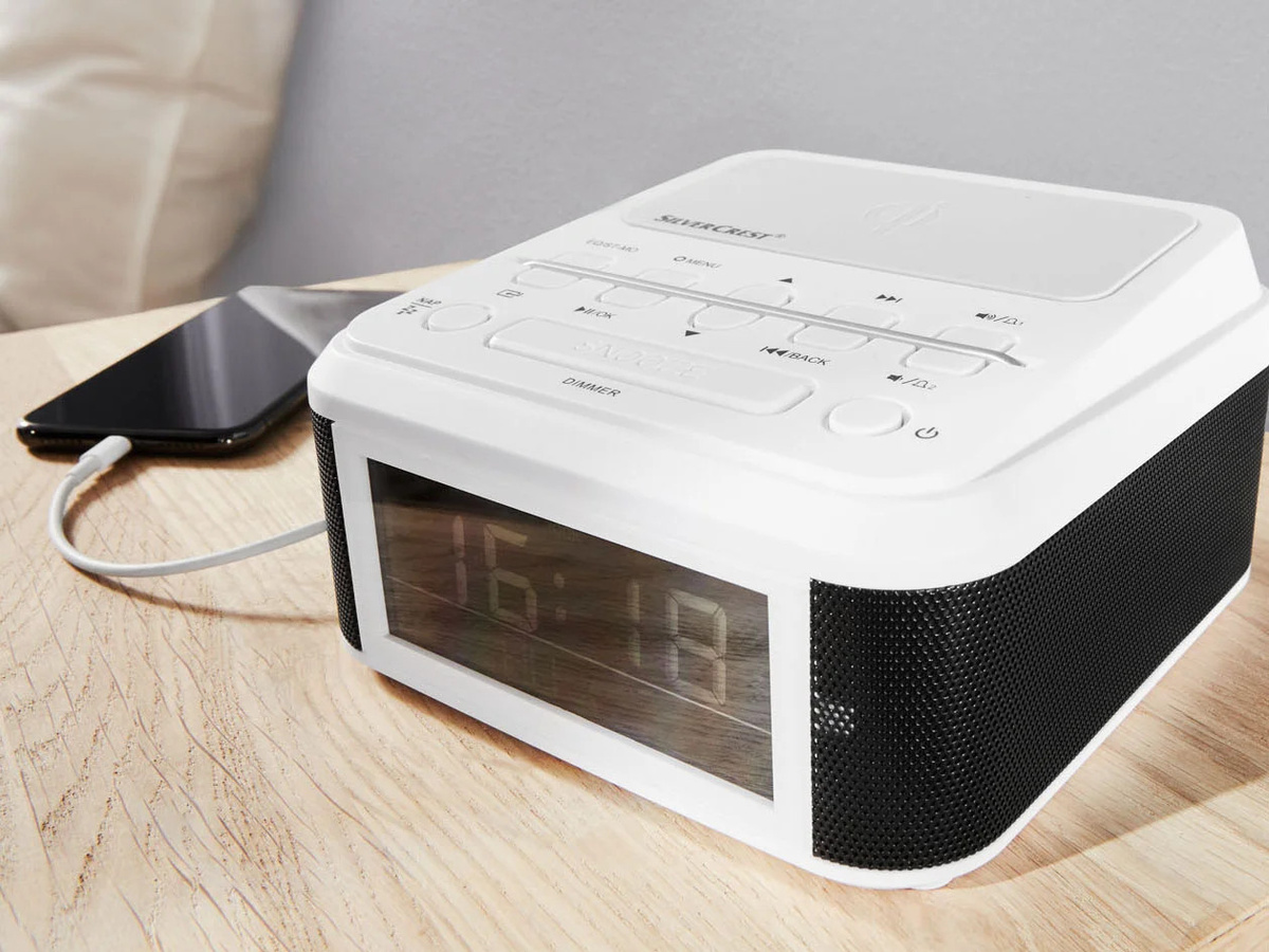 SILVERCREST Uhrenradio mit Qi-Ladung und 2x4W Lautsprechern in Weiß - Bild 2
