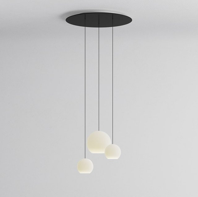 KOMOT KOS Trio SL LED-Pendelleuchte mit rundem Baldachin, Schwarz matt, mundgeblasenes Opalglas, Tunable White 2200K - 4200K, Durchmesser: 60 cm - Bild 1