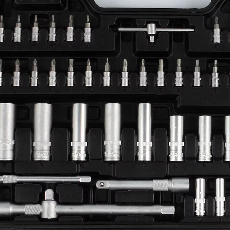 171-teiliges Steckschlüssel Set mit Ratsche, Drehmomentschlüssel und Schraubendreher-Bits für Auto Reparaturen in Schwarz und Silber - Bild 4