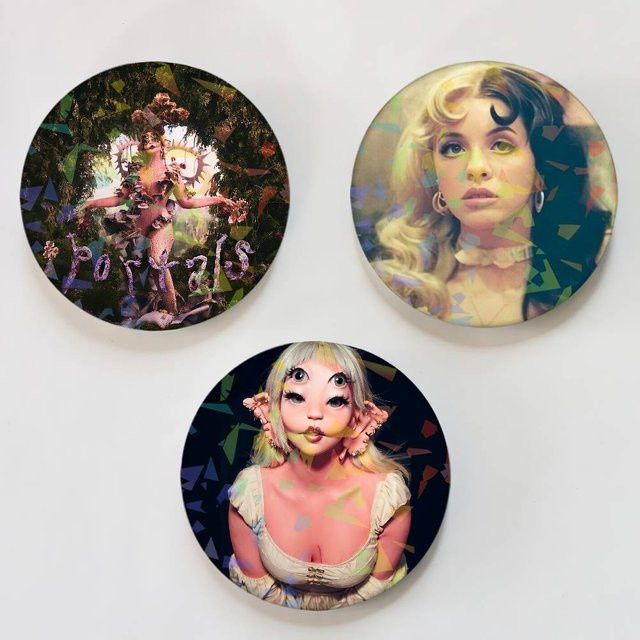 Brosche Melanie Martinez Laser Button Pins - Bild 1