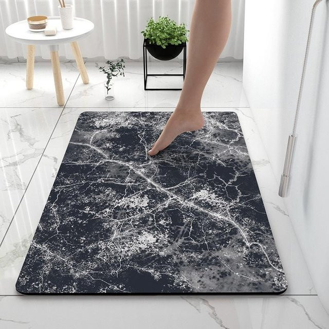 Rutschfeste und schnelltrocknende Badezimmermatte von Yiran Furniture in Schwarz mit floralem Design, B/B: 40 x 60 cm - Bild 1